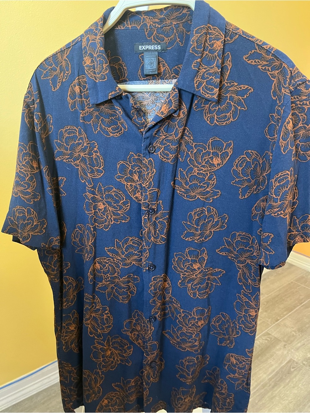 Express Navy Short-Sleeve Button-Up Shirt with Brown Floral Print